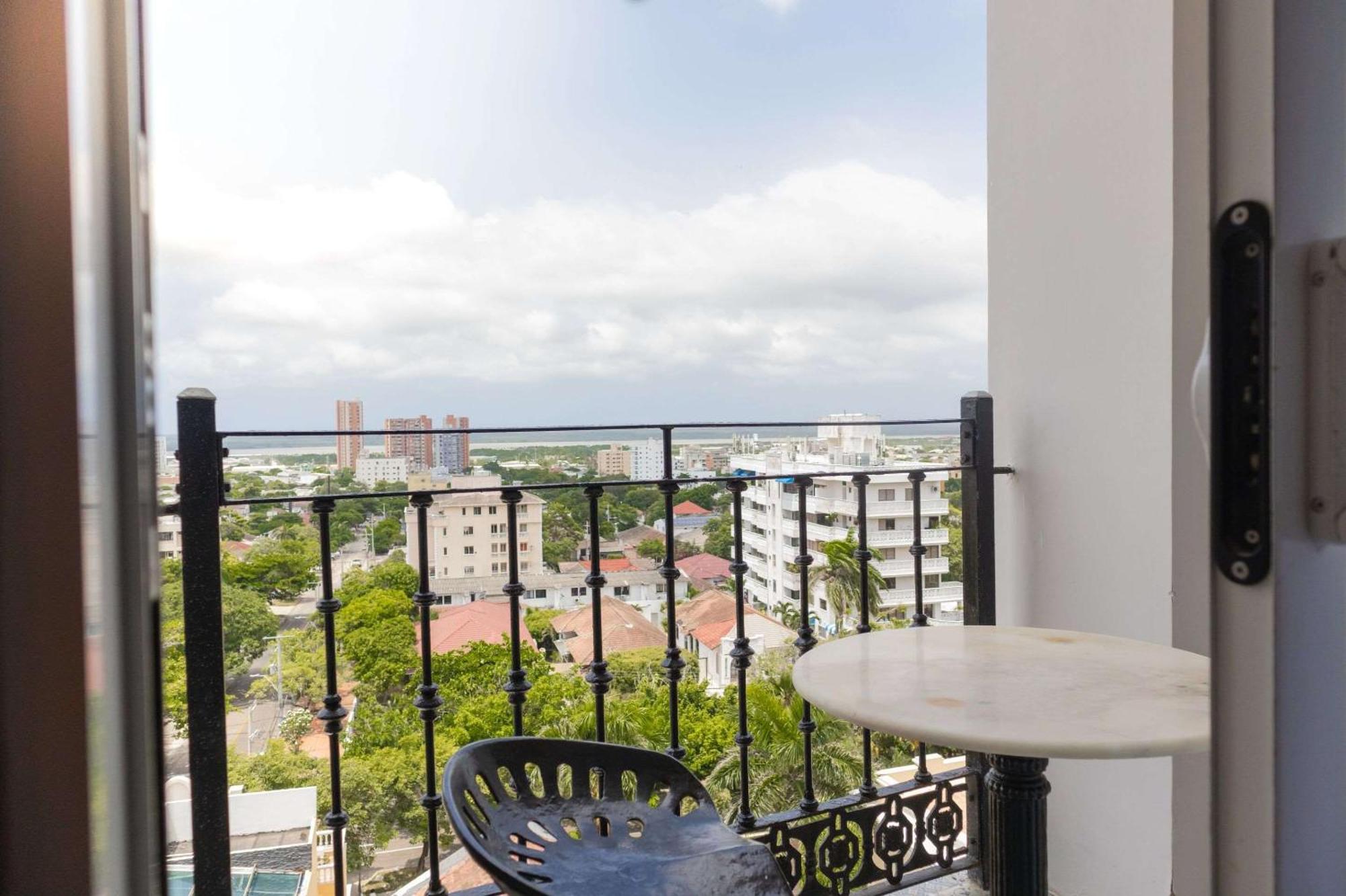 ホテル Faranda Collection Barranquilla, A Member Of Radisson Individuals バランキージャ エクステリア 写真 View from a balcony